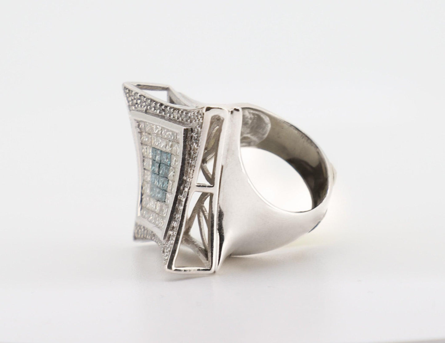 14K Gold 2 Carat Round & Princess Cut Diamond Ring