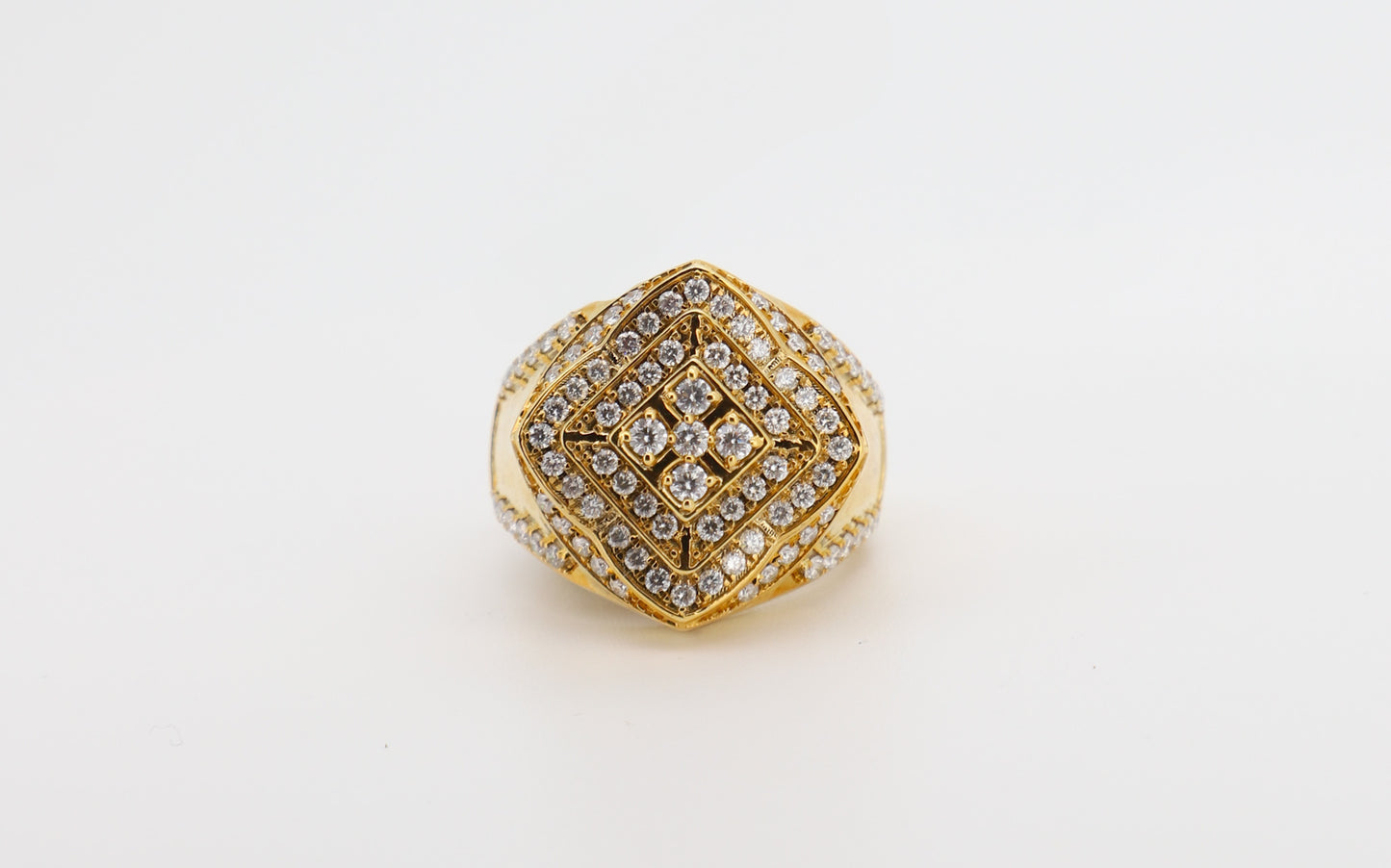 14K Gold Men’s Ring with Round-Cut Diamonds