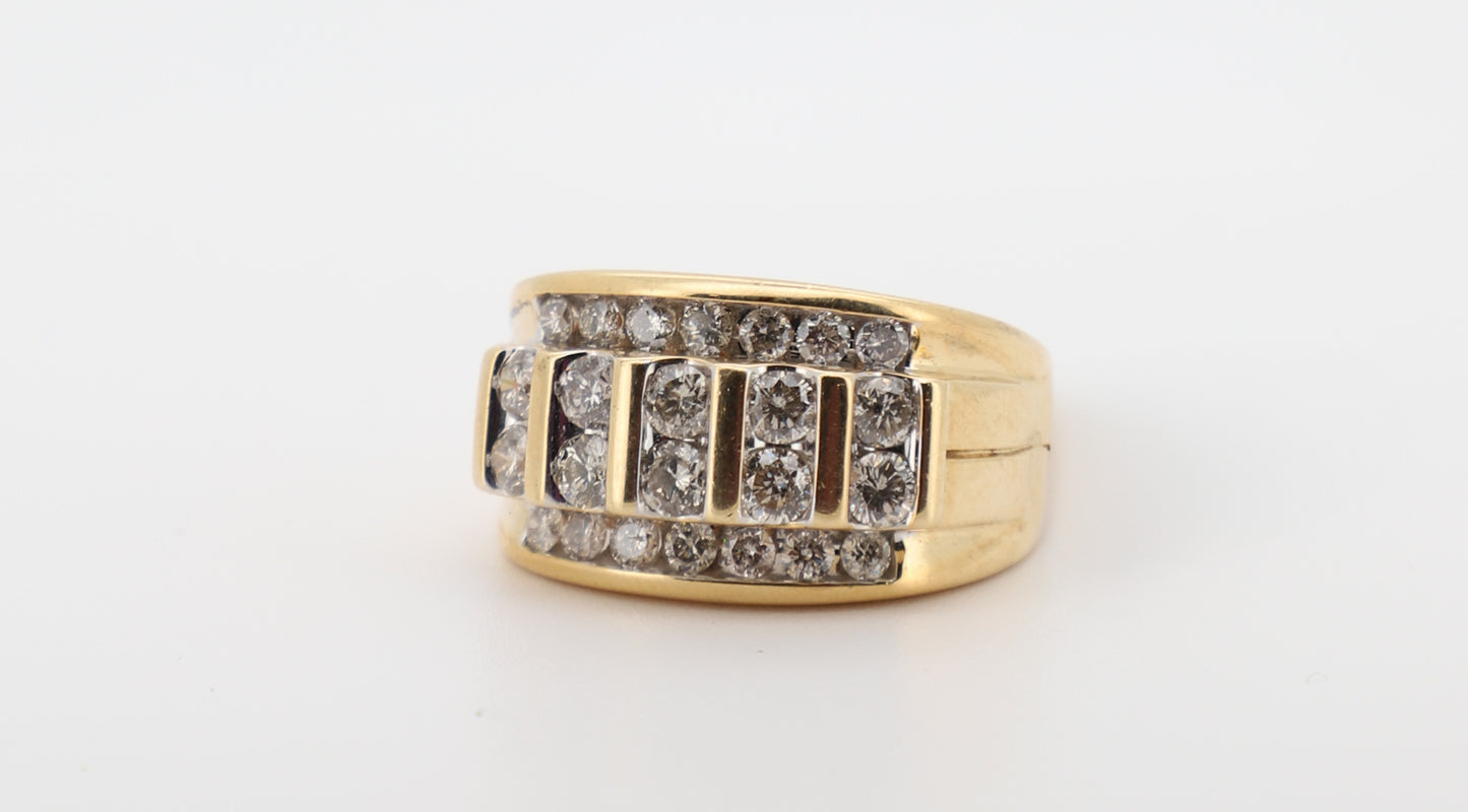 14K Gold Men’s Ring with Round-Cut Diamonds