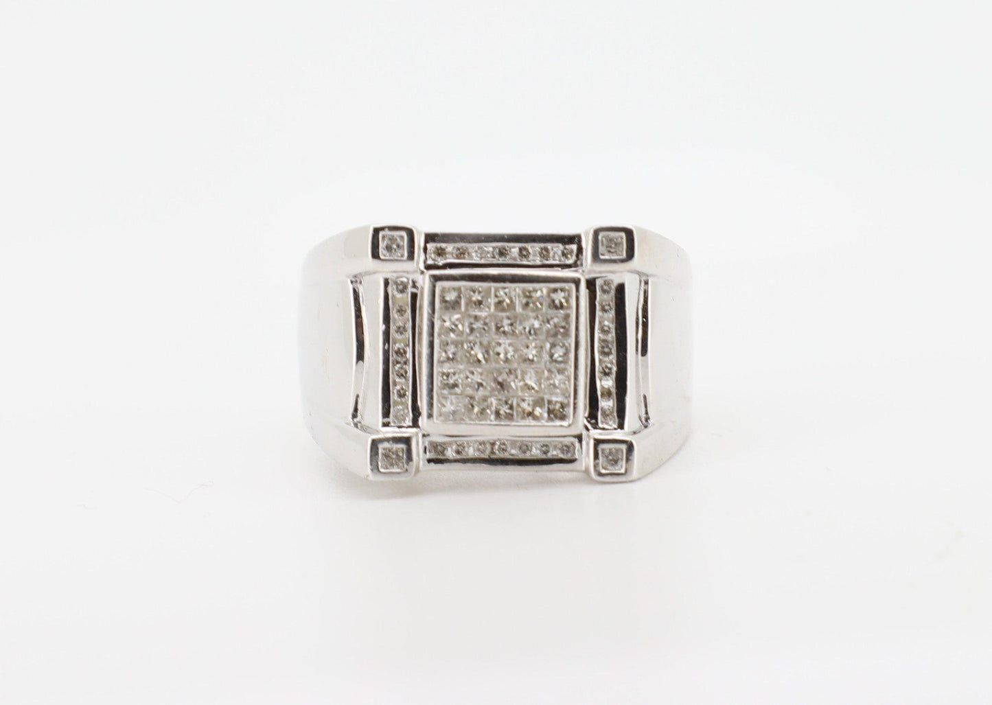 14K  White Gold 1.5 Carat Princess & Round Cut Diamond Ring