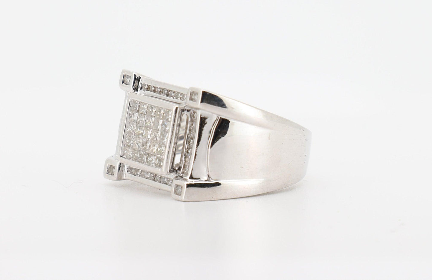 14K  White Gold 1.5 Carat Princess & Round Cut Diamond Ring