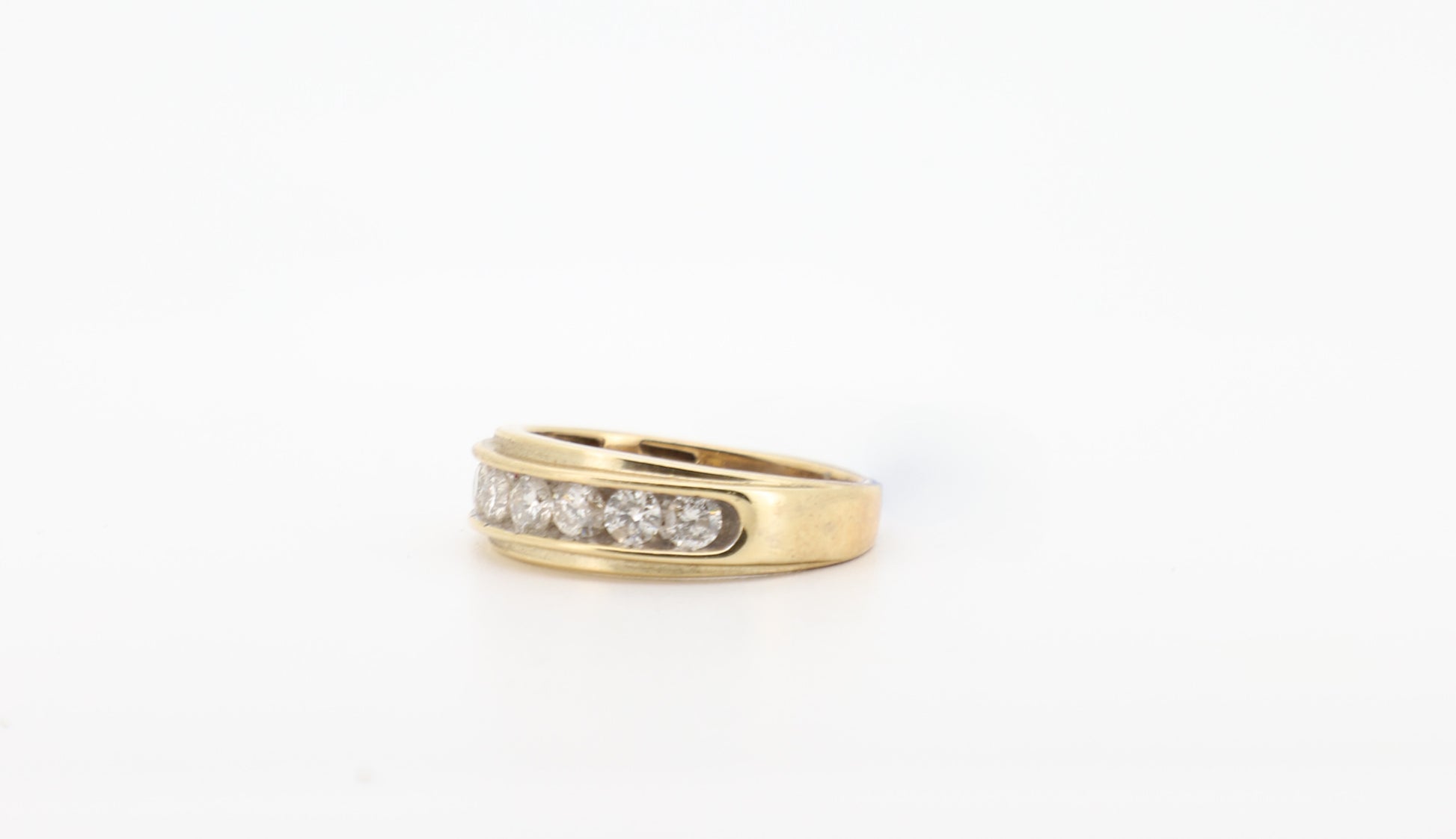 10K Gold Men’s Ring with Round-Cut Diamonds