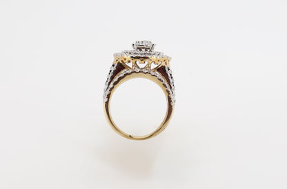 14K Gold Men’s Ring with Round-Cut Diamonds