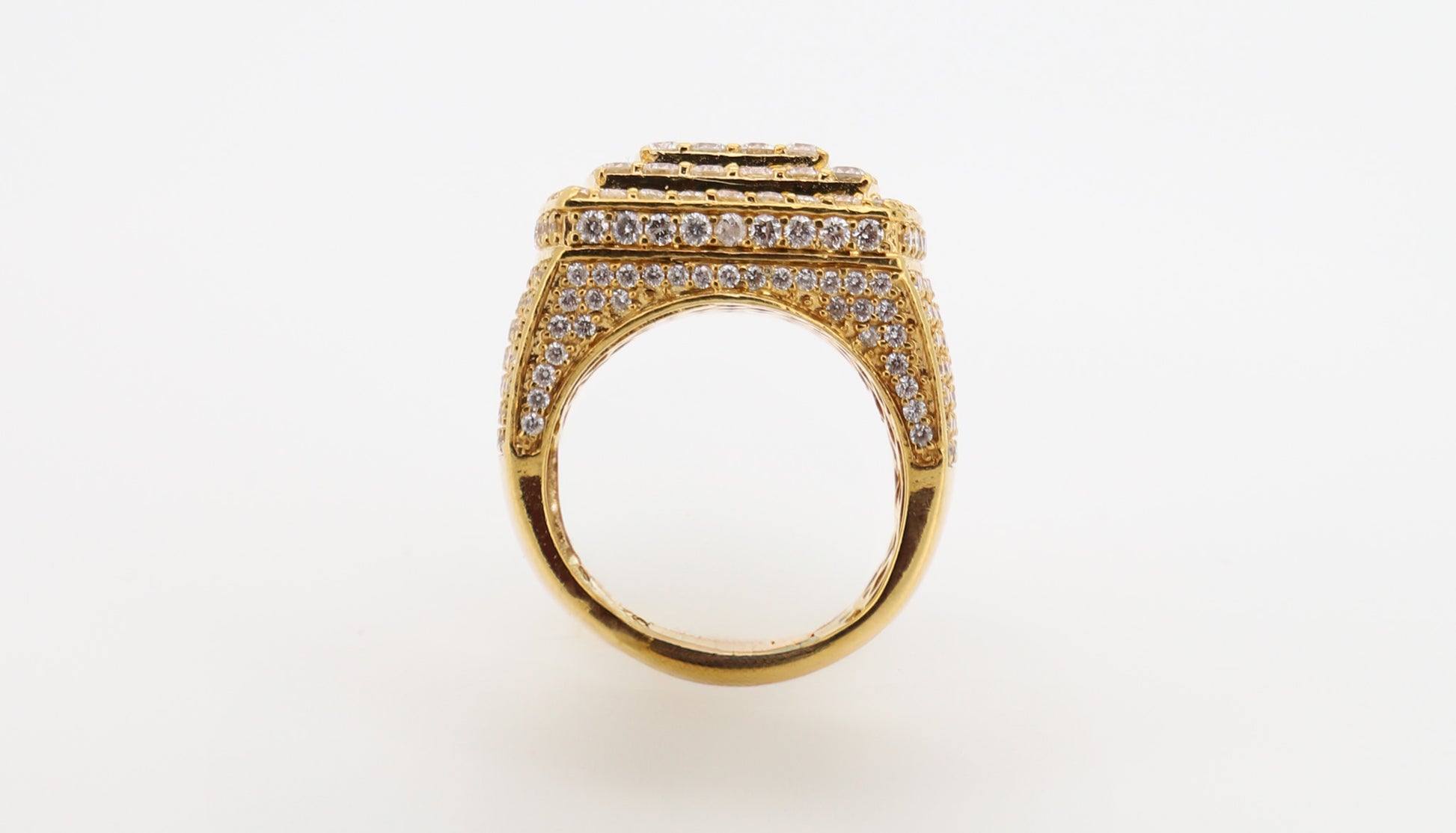 14K Gold Men’s Ring with Round-Cut Diamonds