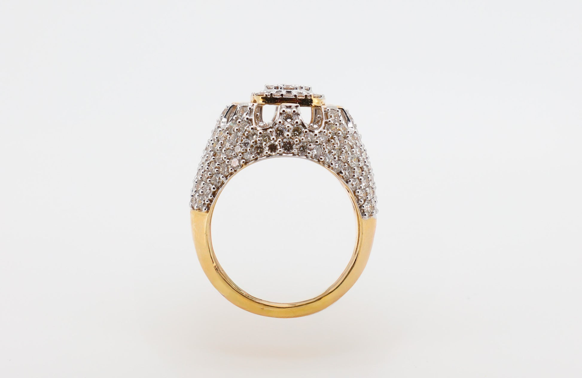14K Gold Men’s Ring with Round-Cut Diamonds
