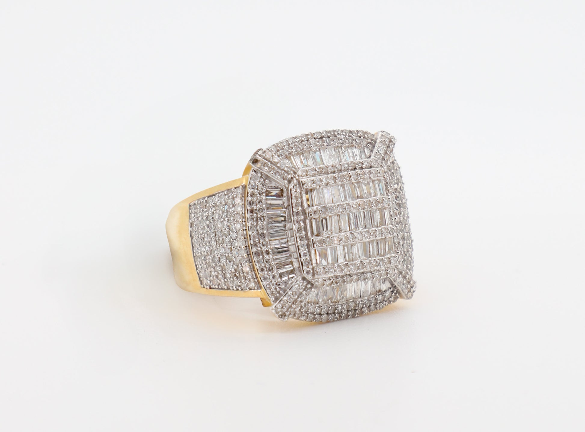 14K Gold Men’s Ring with Round and Baguette-Cut Diamonds