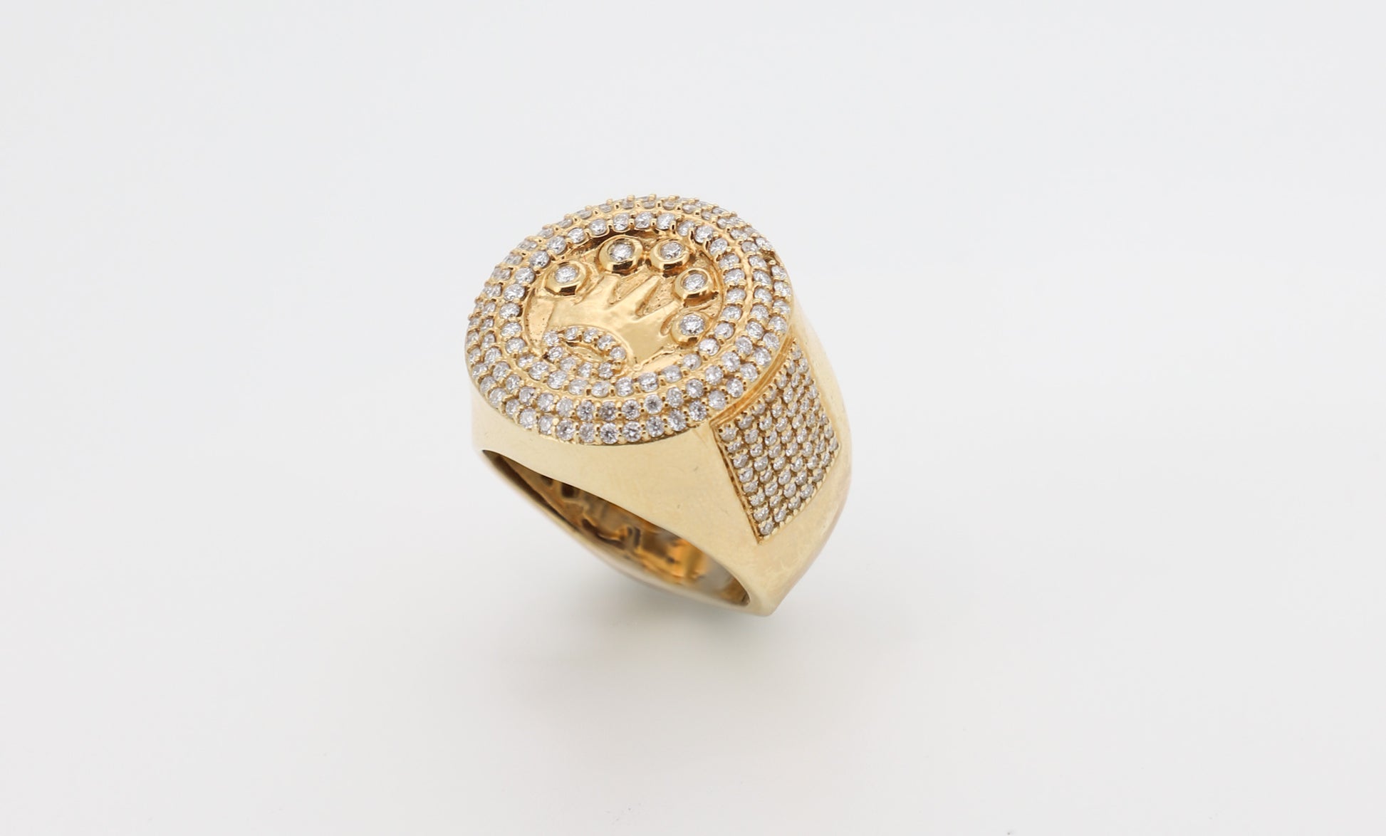 14K Gold Men’s Ring with Round-Cut Diamonds