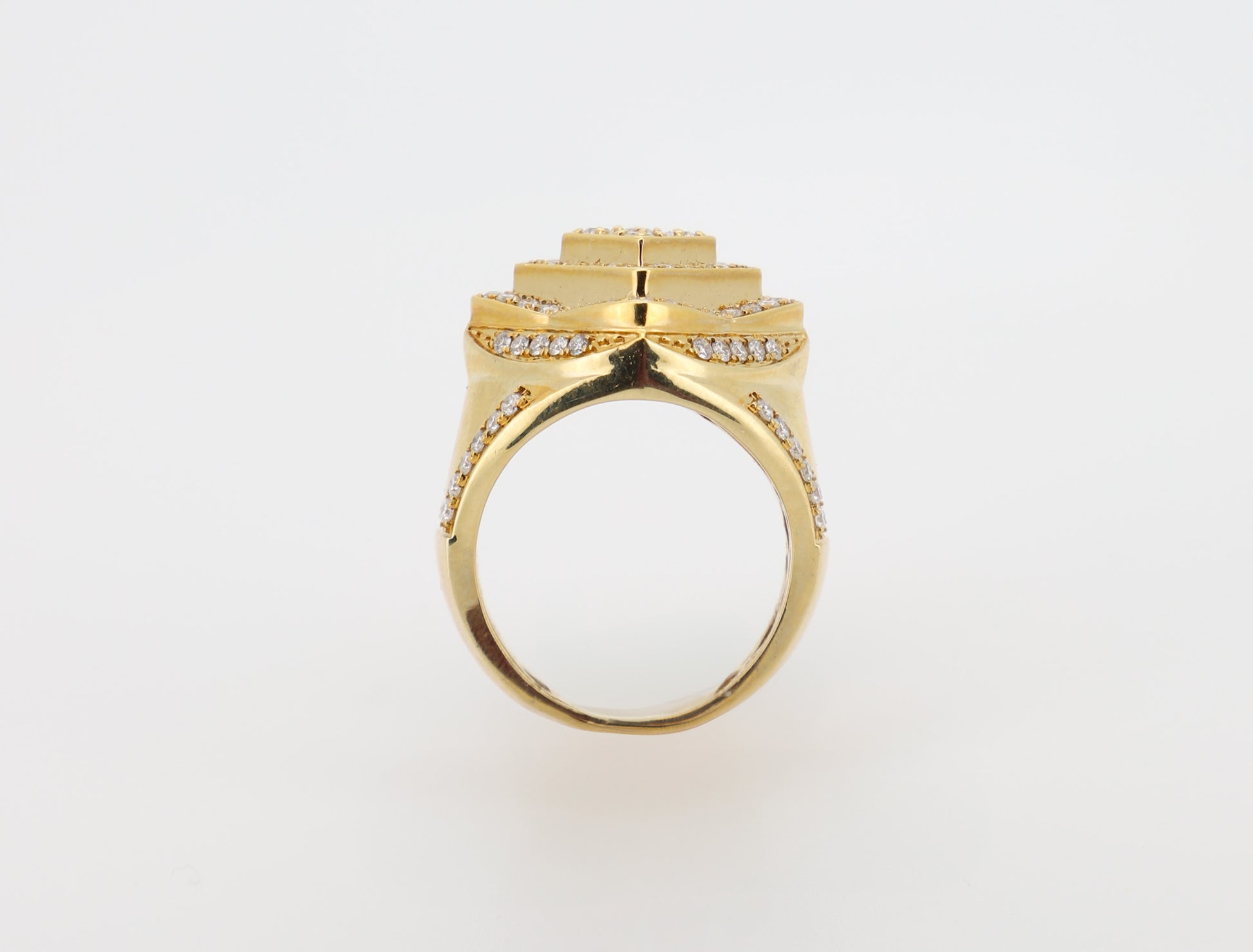 14K Gold Men’s Ring with Round-Cut Diamonds