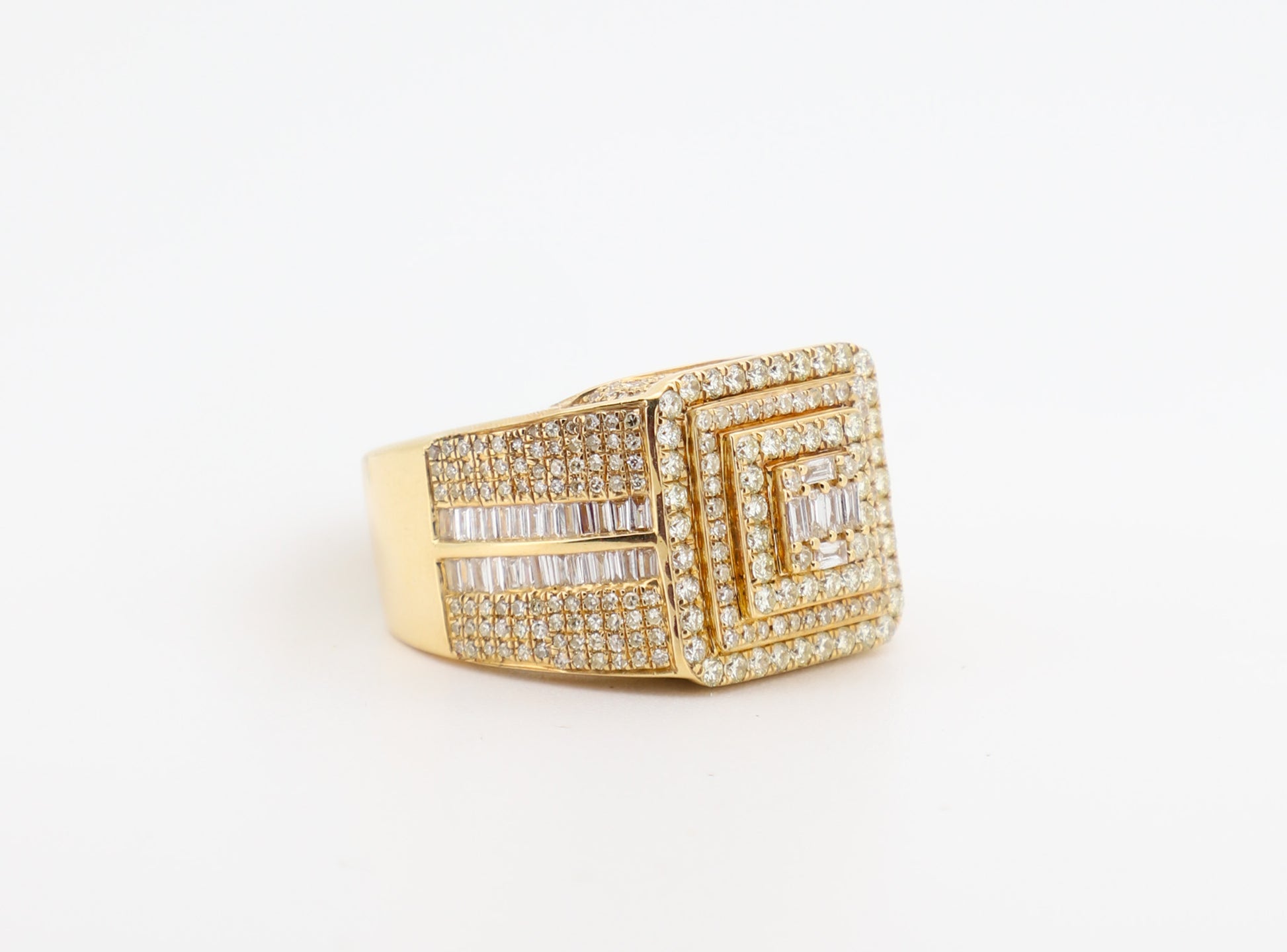 14K Gold Men’s Ring with Round and Baguette-Cut Diamonds