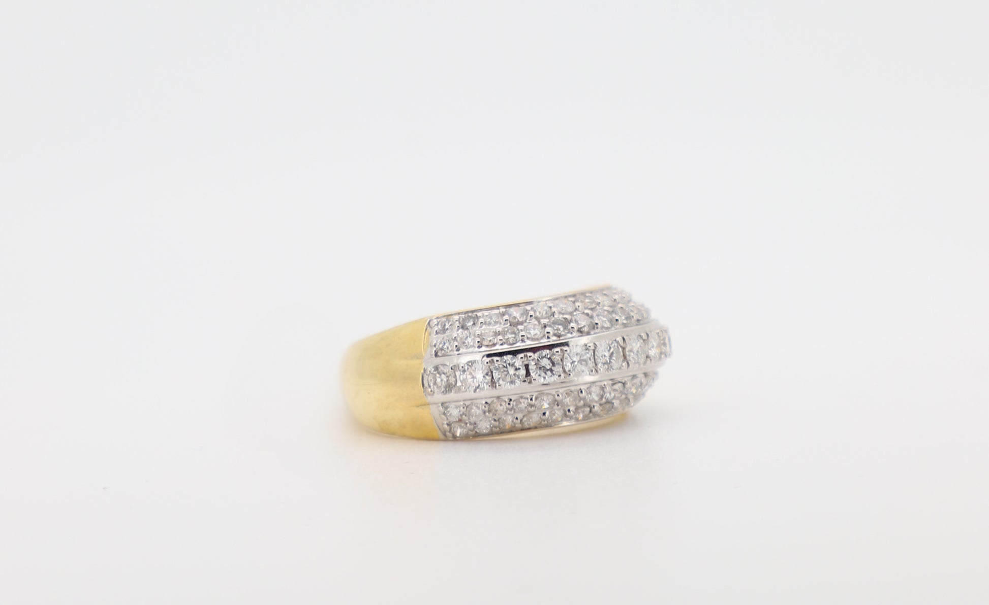 14K Gold Men’s Ring with Round-Cut Diamonds