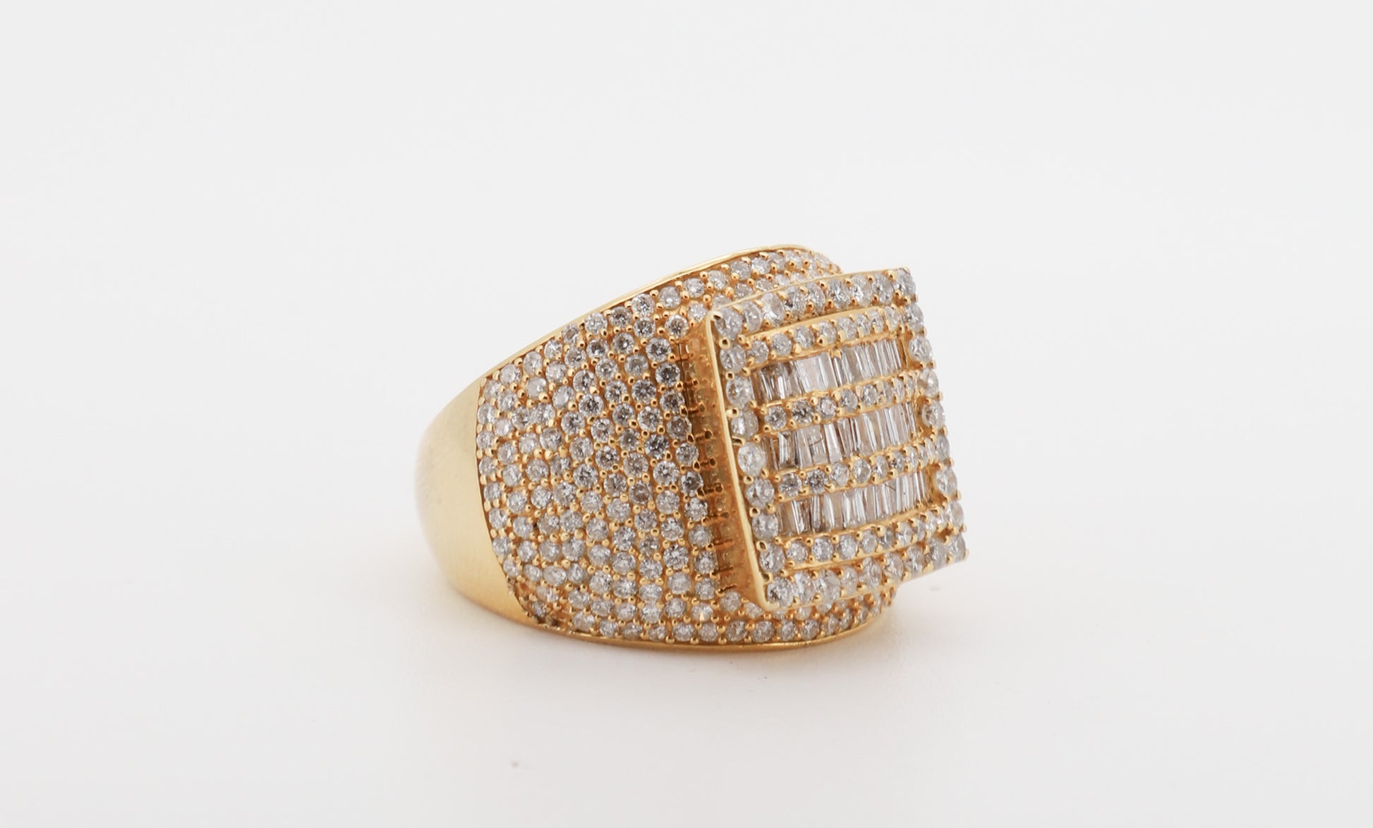 14K Gold Men’s Ring with Round and Baguette-Cut Diamonds