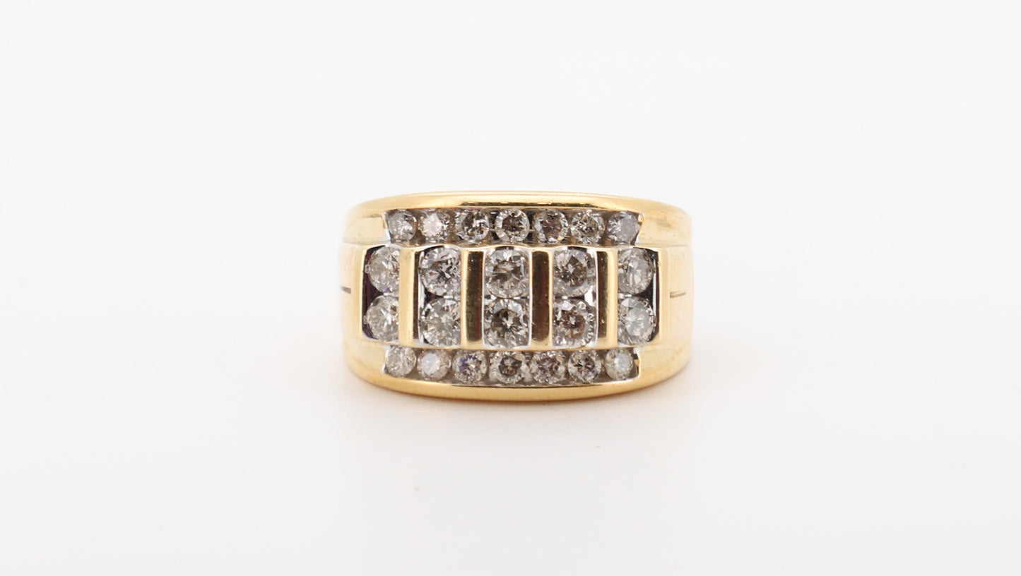 14K Gold Men’s Ring with Round-Cut Diamonds