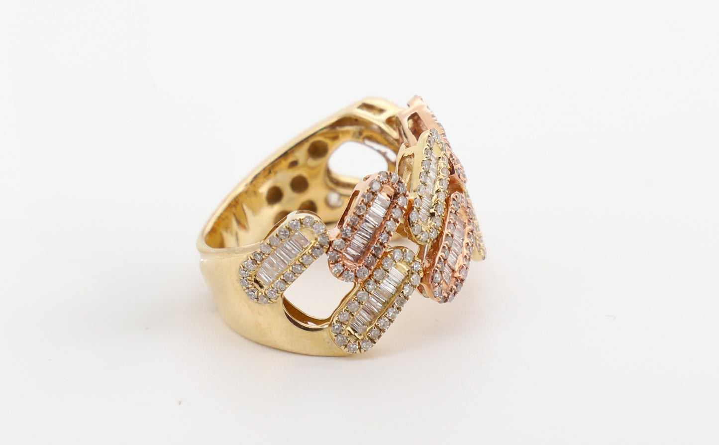14K Gold Men’s Ring with Round and Baguette-Cut Diamonds